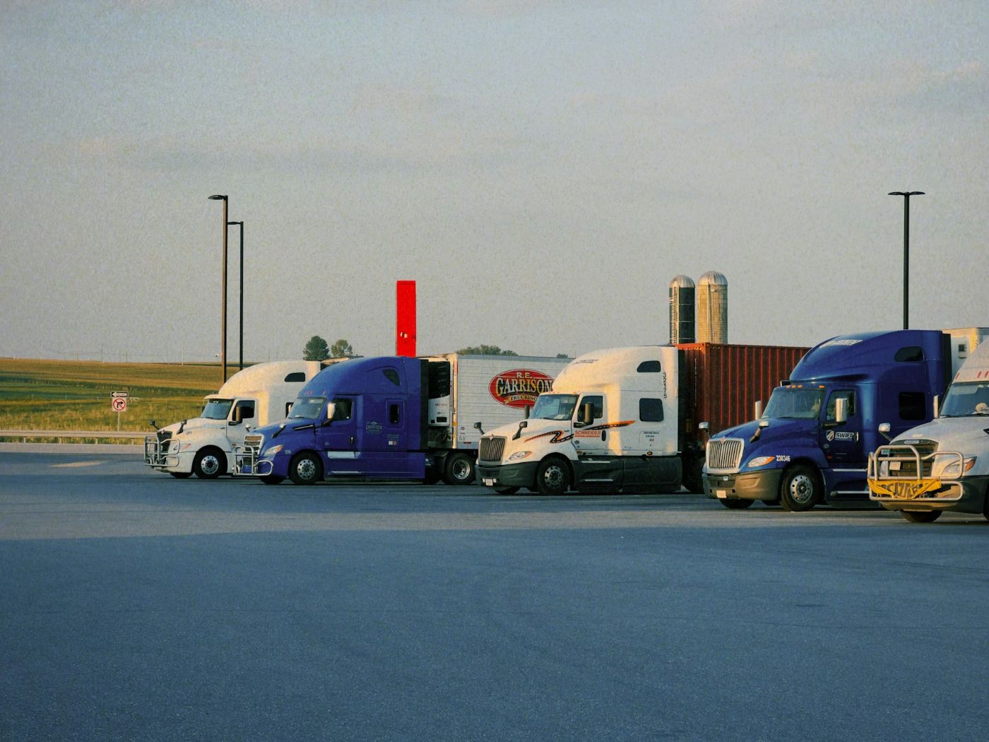 Semi truck fleet serviced by Diesel Continental, Bosch-certified diesel injector and pump repair in Orlando